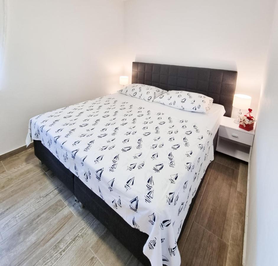 Apartment Ane 2 Tisno Buitenkant foto