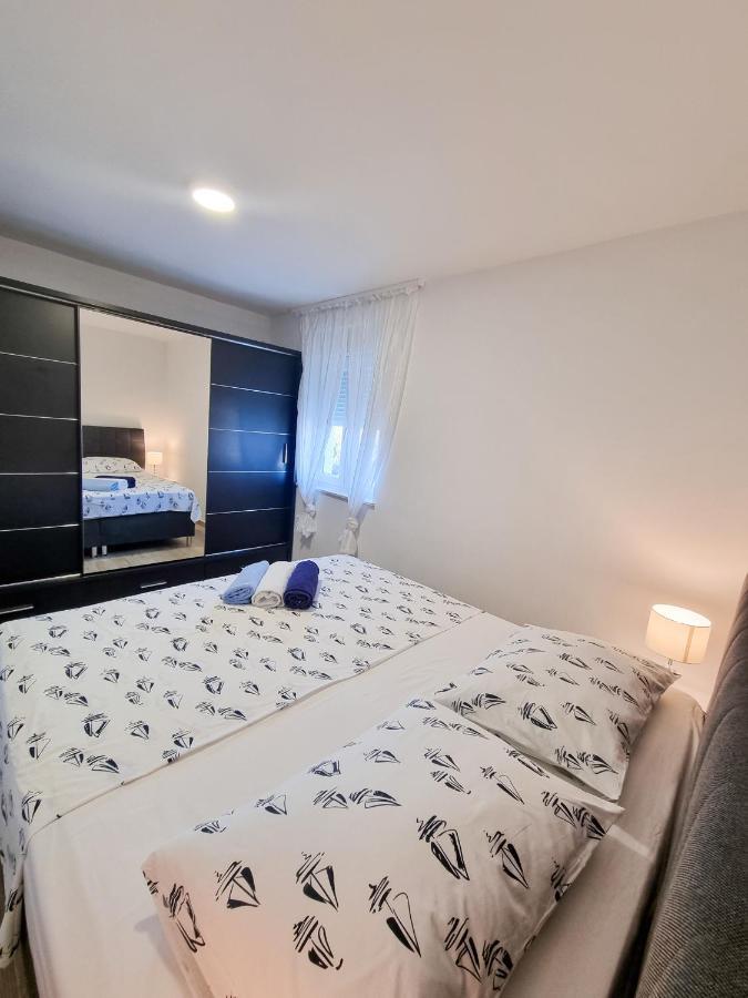 Apartment Ane 2 Tisno Buitenkant foto