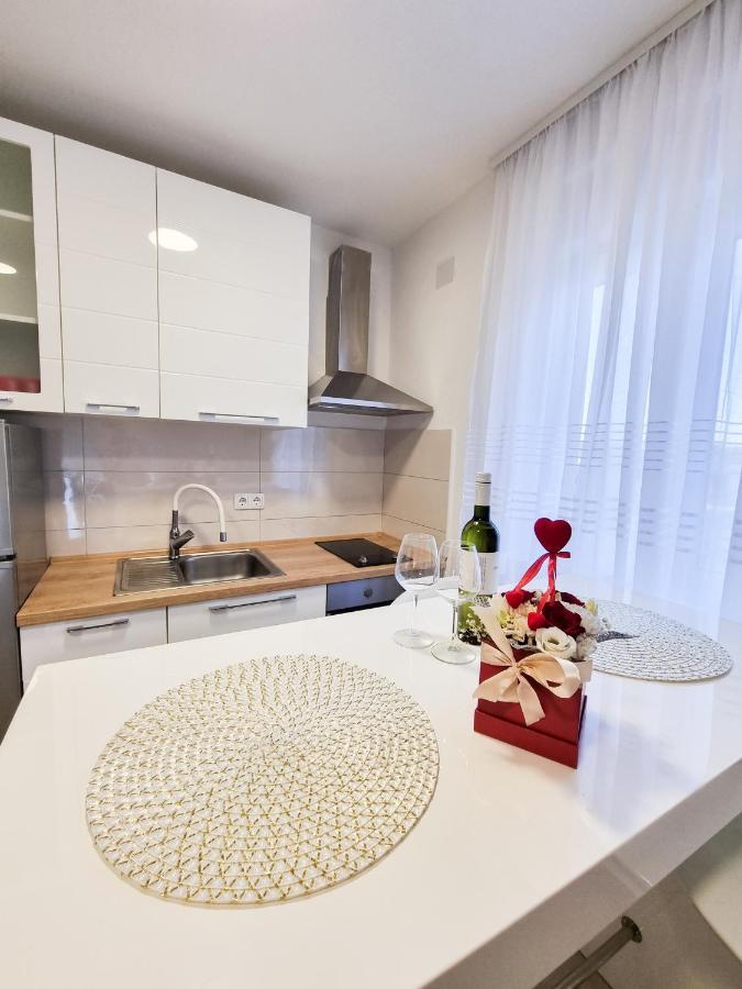 Apartment Ane 2 Tisno Buitenkant foto